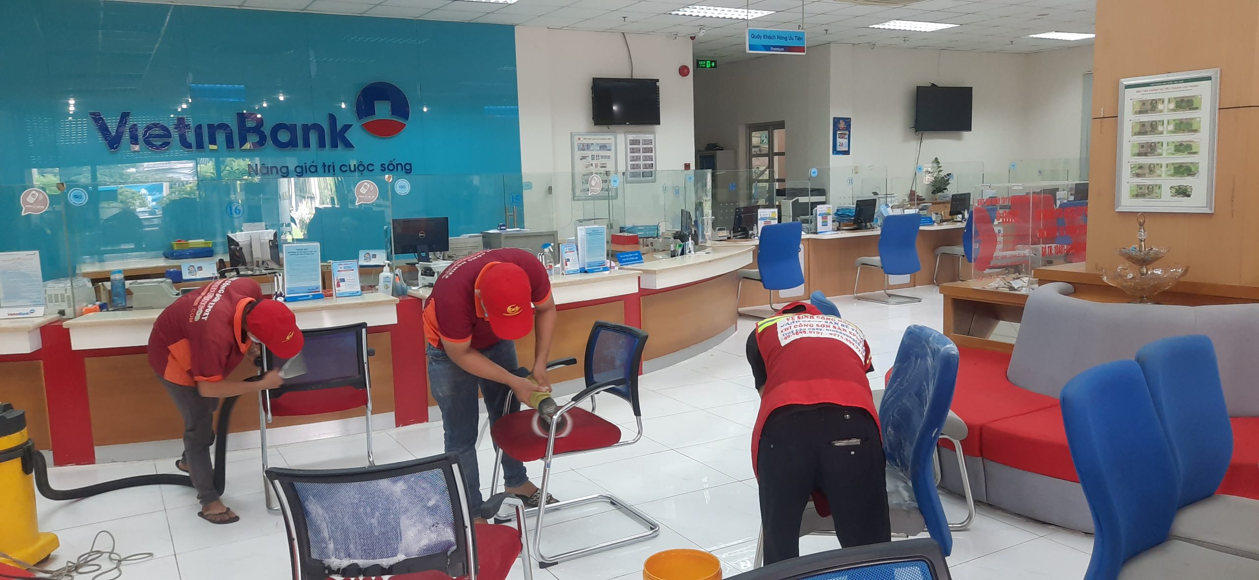 Dịch vụ vệ sinh công nghiệp Bình Dương